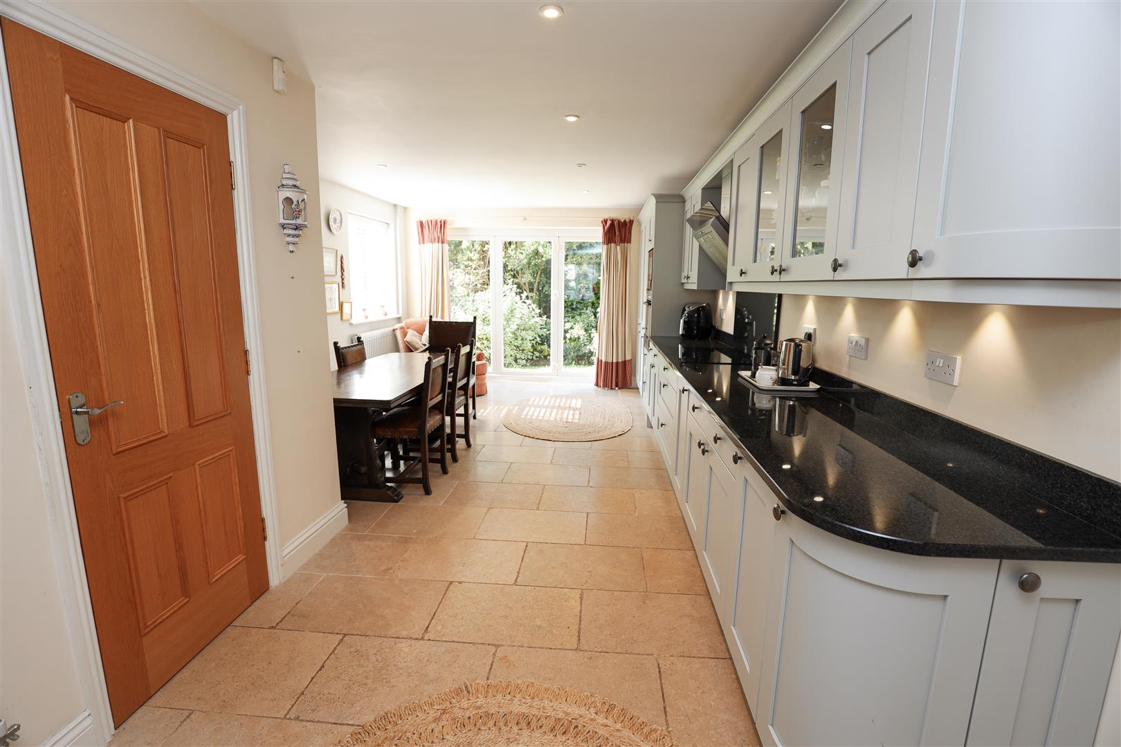 2 Castle Mews, Llanblethian, Cowbridge, Vale of Glamorgan, CF71 7FA